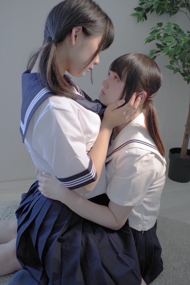 图库-Two school girl friends - (19P)